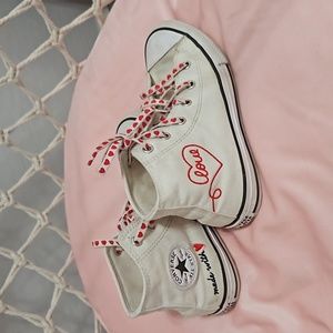 Girls Converse size 1.5